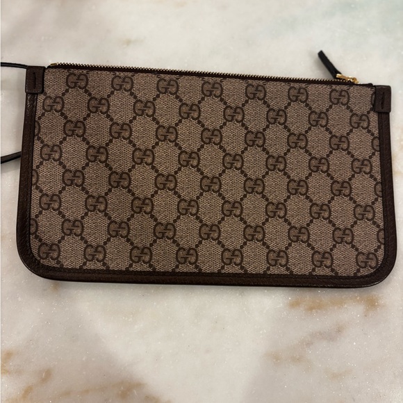 Authentic Gucci Wrislet - Picture 2 of 4